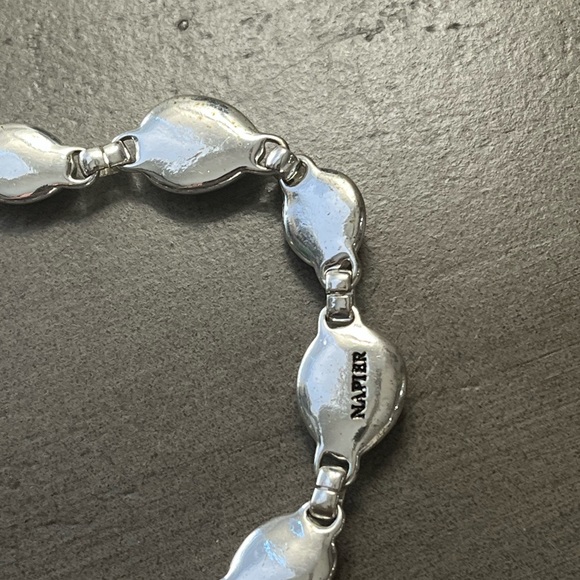 Vintage Napier Station Necklace Cream And Silver Tone Adjustable Signed - Picture 5 of 7